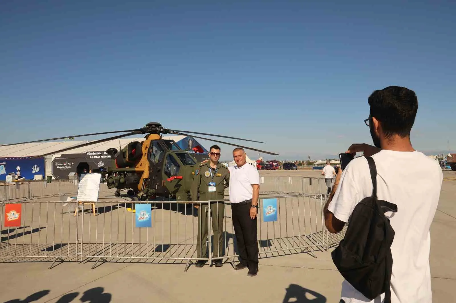 TEKNOFEST Adana, Bayraktar TB2 ve paramotor gösteri uçuşlarıyla başladı