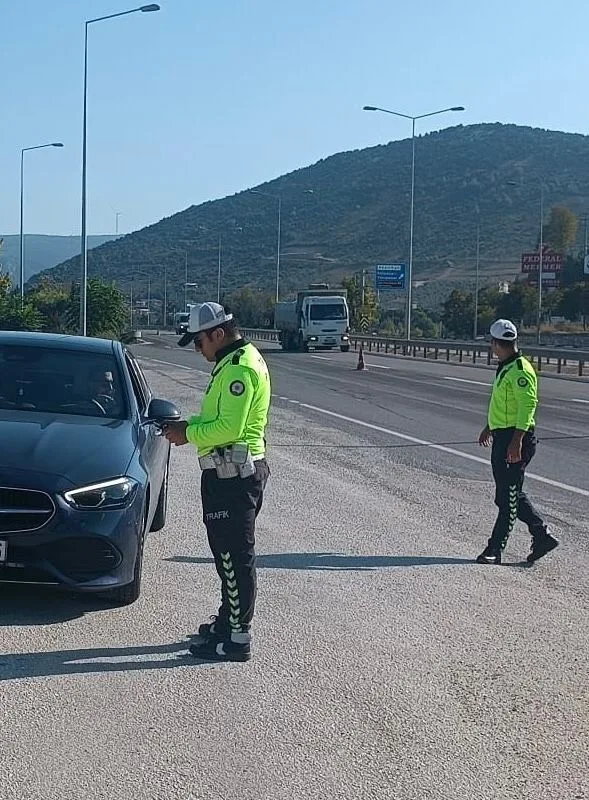 Trafik denetleme ekiplerinden ceza yağdı