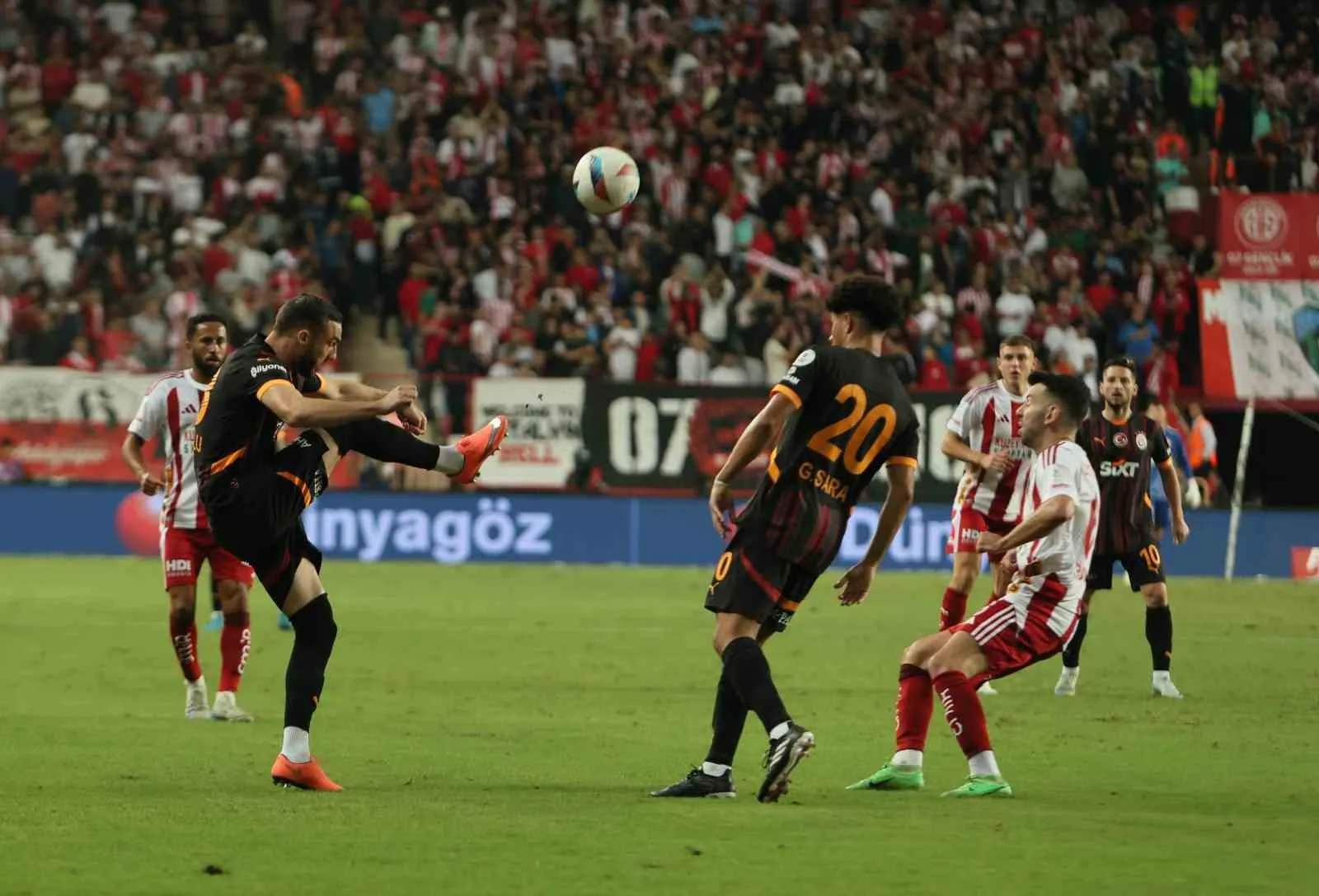 Trendyol Süper Lig: Antalyaspor: 0 – Galatasaray: 1 (İlk yarı)