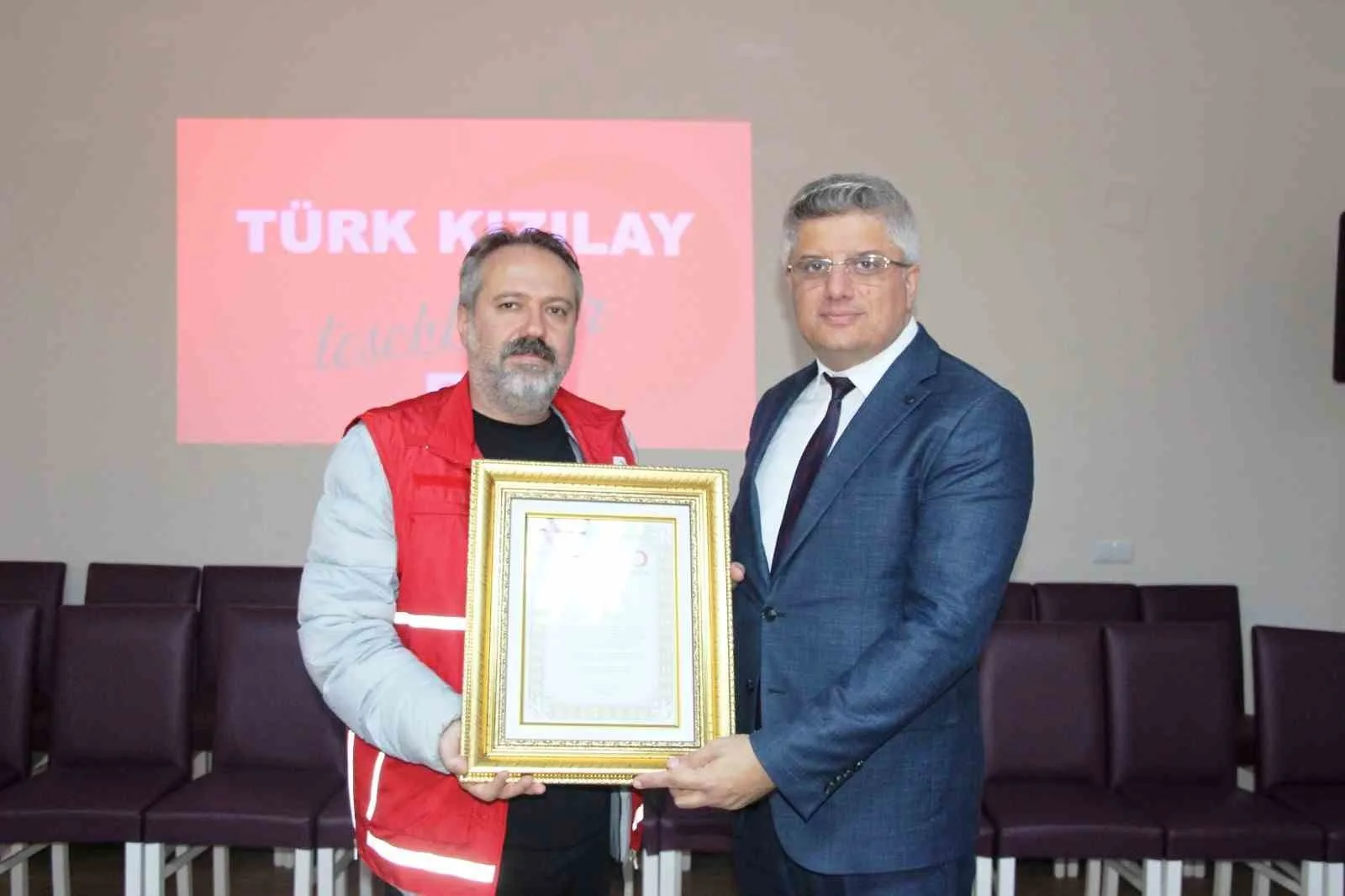 Türk Kızılay’dan Samsun İl Milli Eğitim Müdürlüğü’ne “altın madalya”