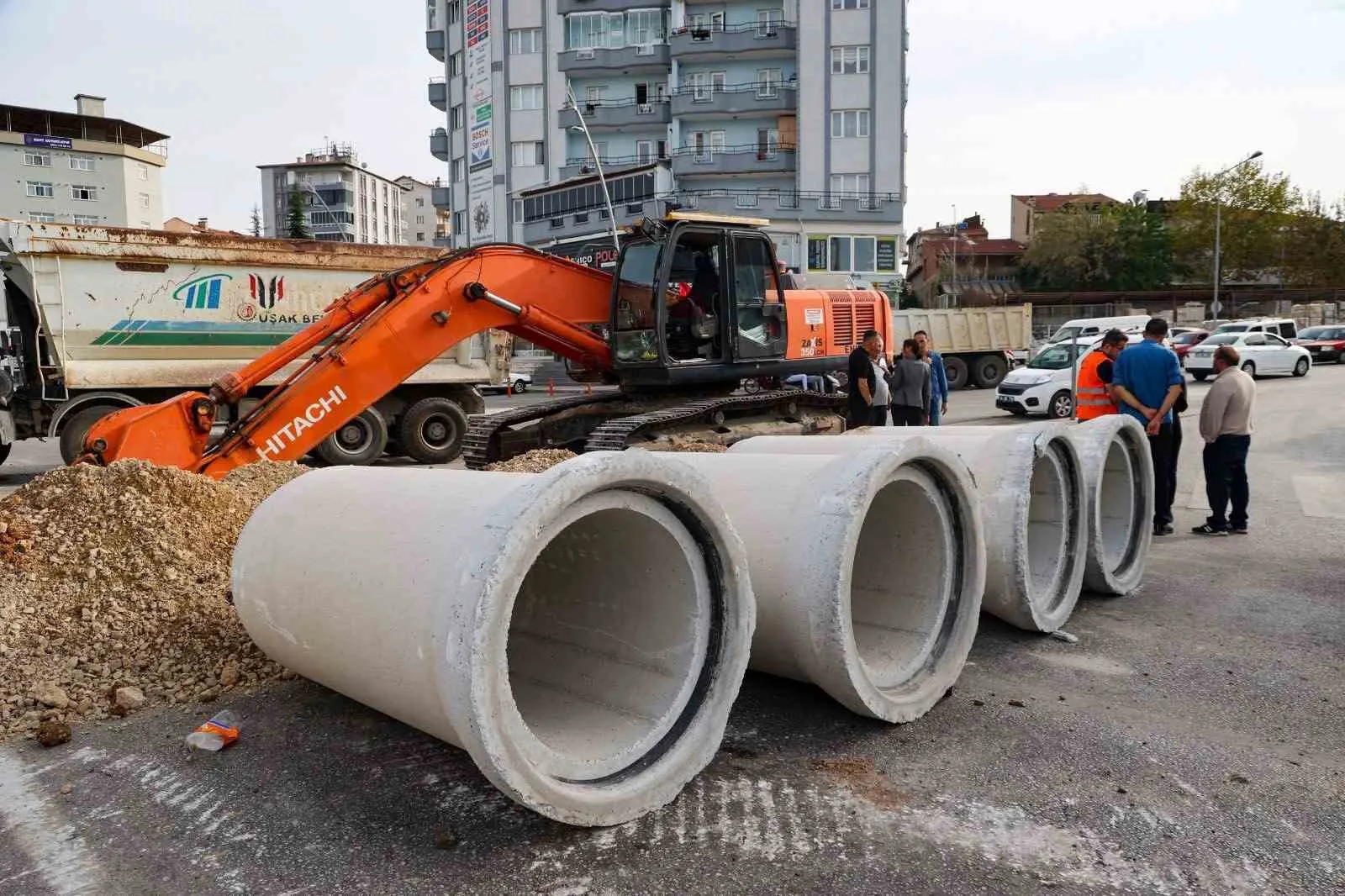 UŞAK BELEDİYESİ RESMİ SOSYAL MEDYASINDAN YAĞMUR SUYU HATTI ÇALIŞMASI İÇİN