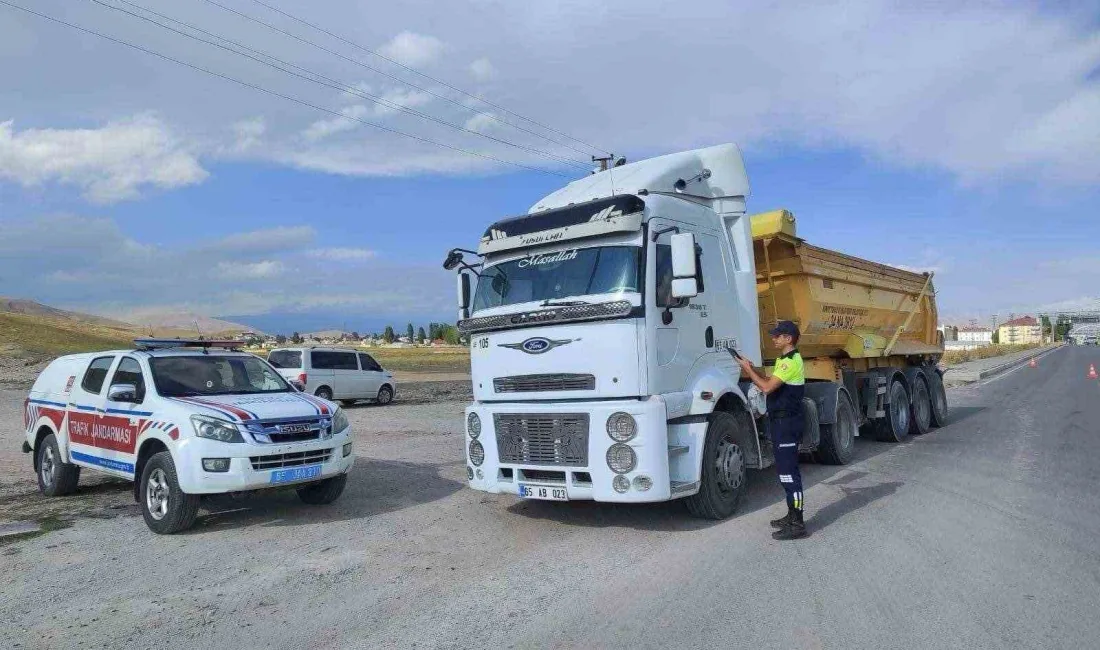 VAN’DA JANDARMA TRAFİK EKİPLERİ