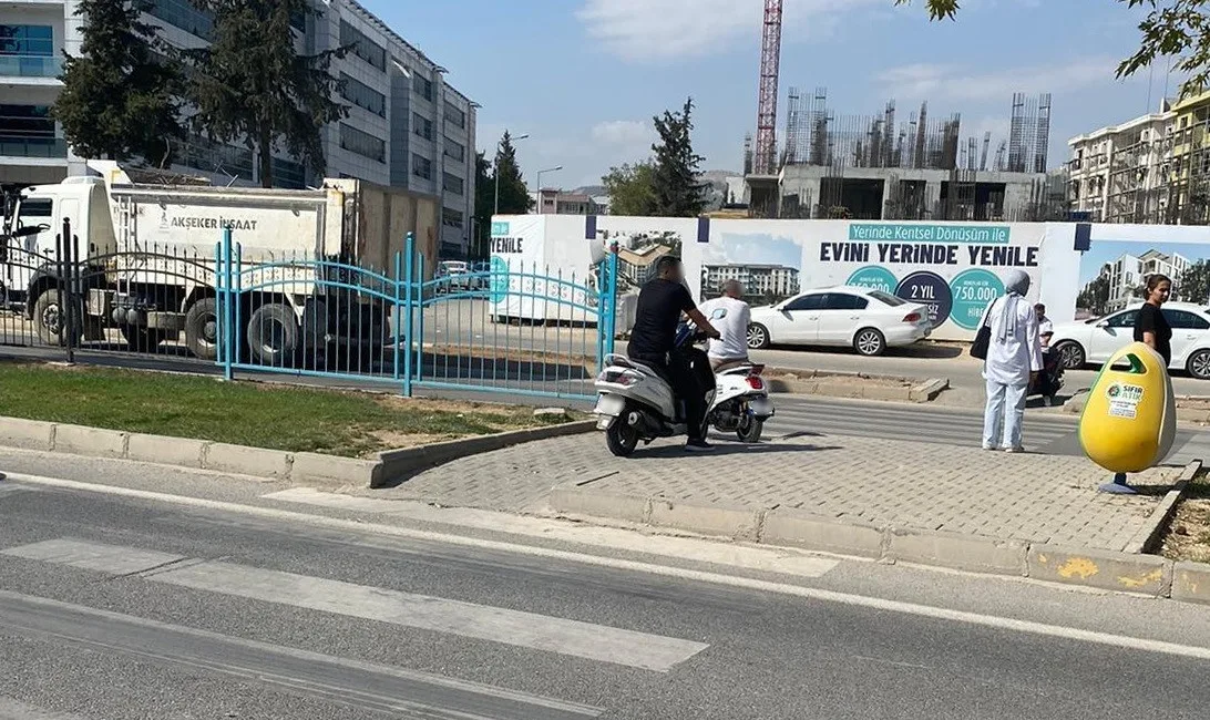 ADIYAMAN’DA, YAYA GEÇİDİNİ KULLANARAK