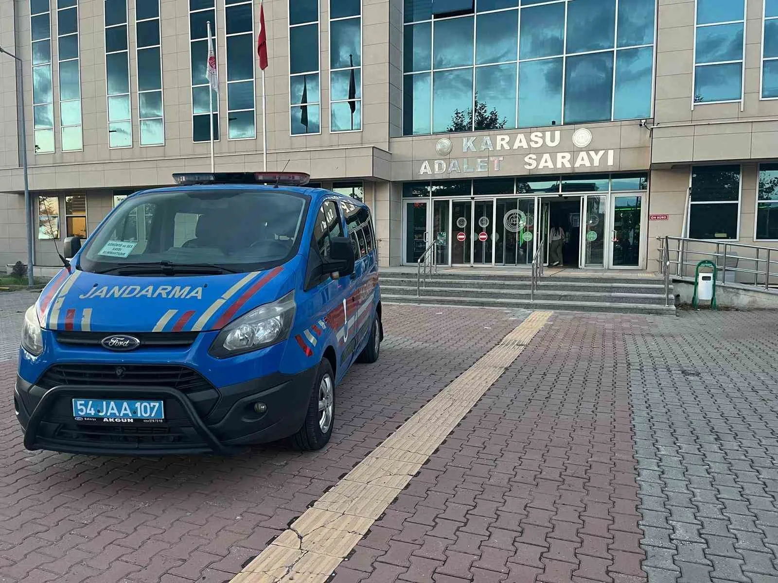 18 ayrı suçtan aranması 42 yıl hapis cezası vardı, jandarma yakaladı