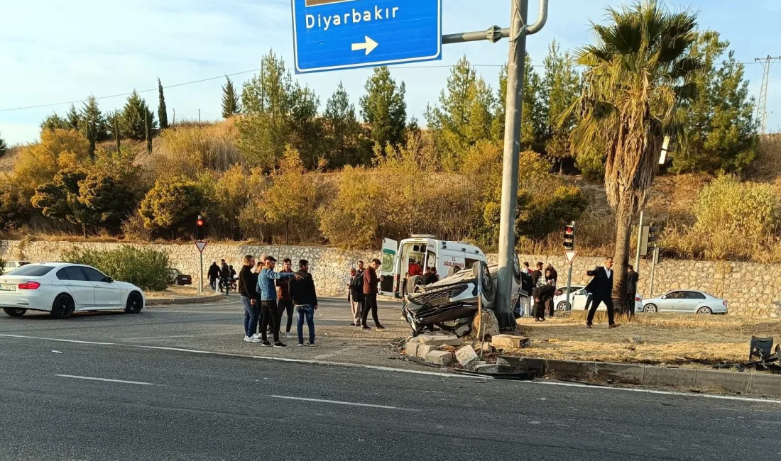 ADIYAMAN’DA, İKİ OTOMOBİLİN ÇARPIŞMASI