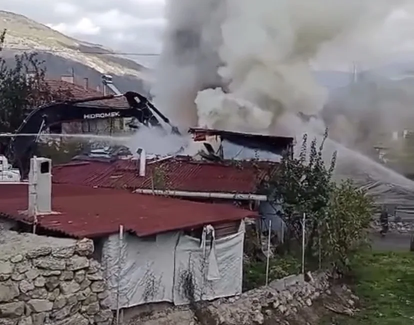 ÇANKIRI'NIN BAYRAMÖREN İLÇESİNDE ALEVLERE