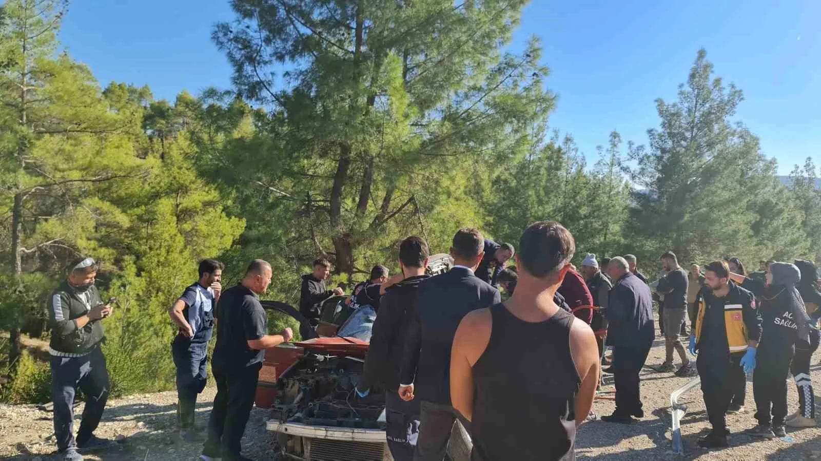 Antalya-Isparta yolu üzerinde feci kaza: 2 ölü, 6 ağır yaralı