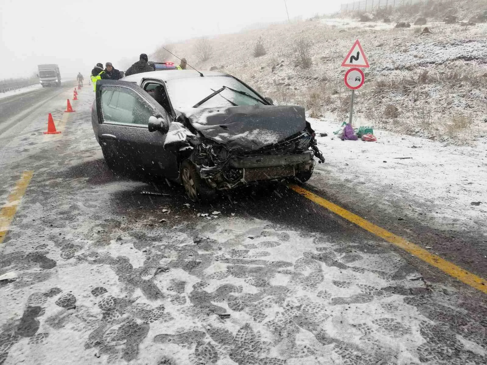 Ardahan’da kar ve sis kazayı beraberinde getirdi: 8 yaralı