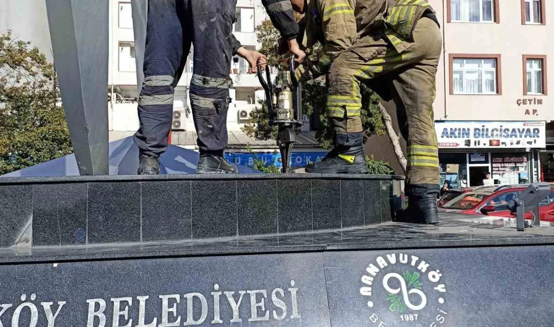 ARNAVUTKÖY’DE ŞEHİTLER ANITI’NA DÜŞÜRDÜĞÜ