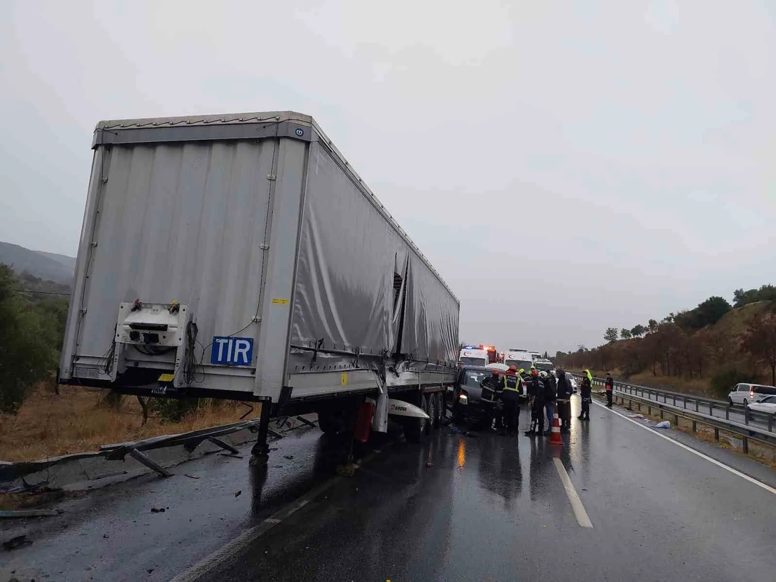 Aydın-Muğla karayolunda zincirleme kaza: 5 yaralı