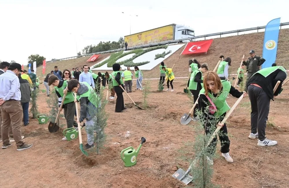 AYDIN’DA BİNLERCE FİDAN TOPRAKLA