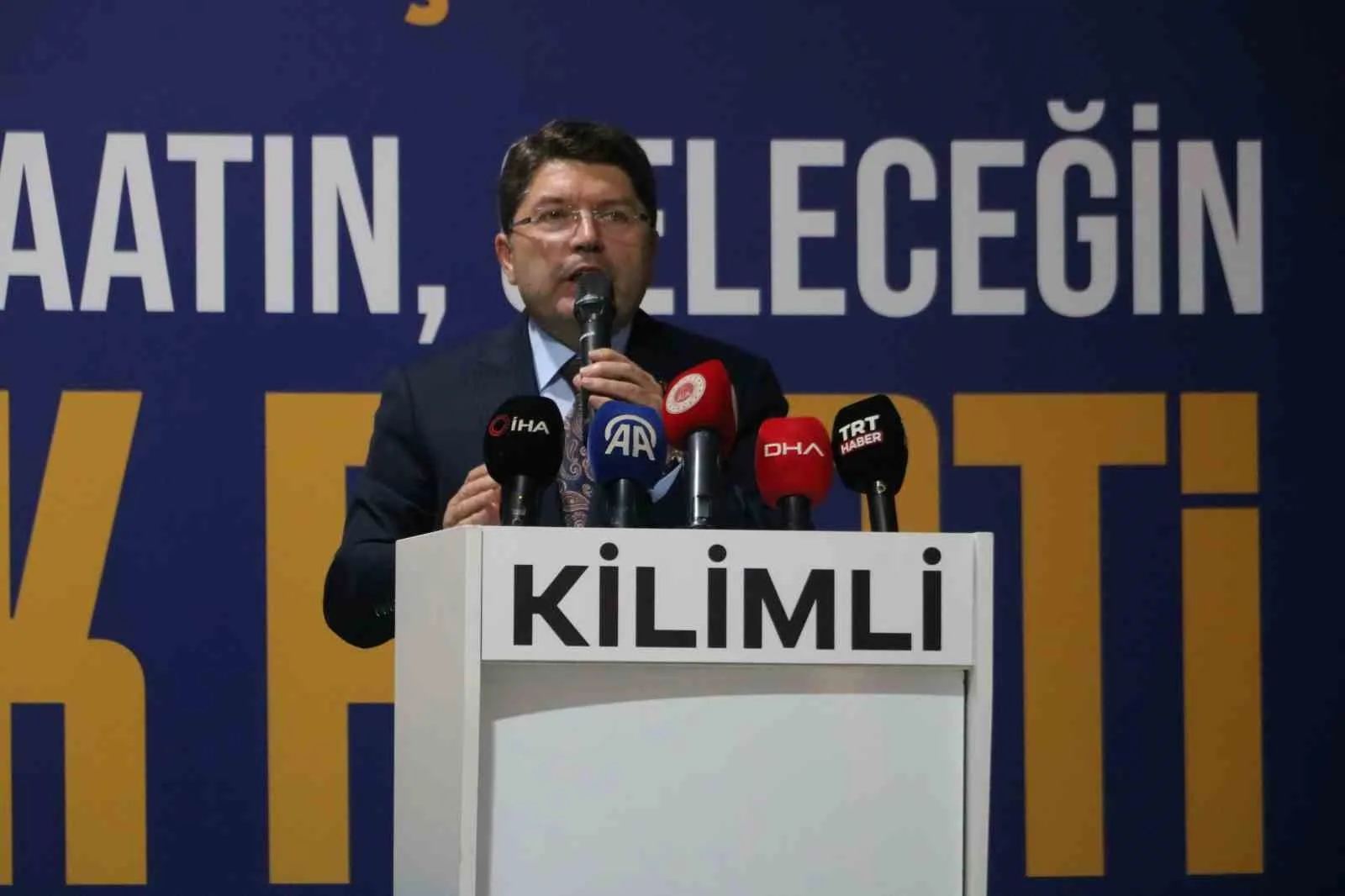 Bakan Tunç: “Bu millet, 22 yıldır Recep Tayyip Erdoğan ve AK Parti’den eser ürettiği için vazgeçmiyor”