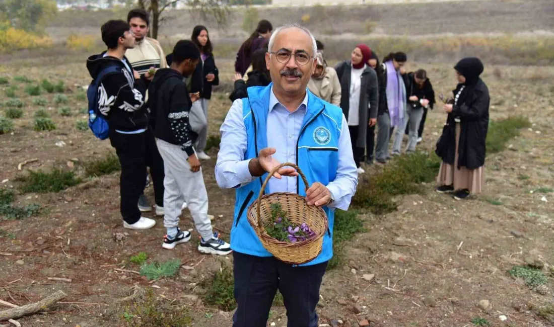 BALIKESİR'DE BOTANİK BAHÇESİNDE İLK