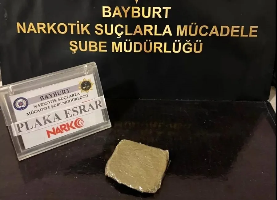 BAYBURT’TA DURDURULAN OTOBÜS VE