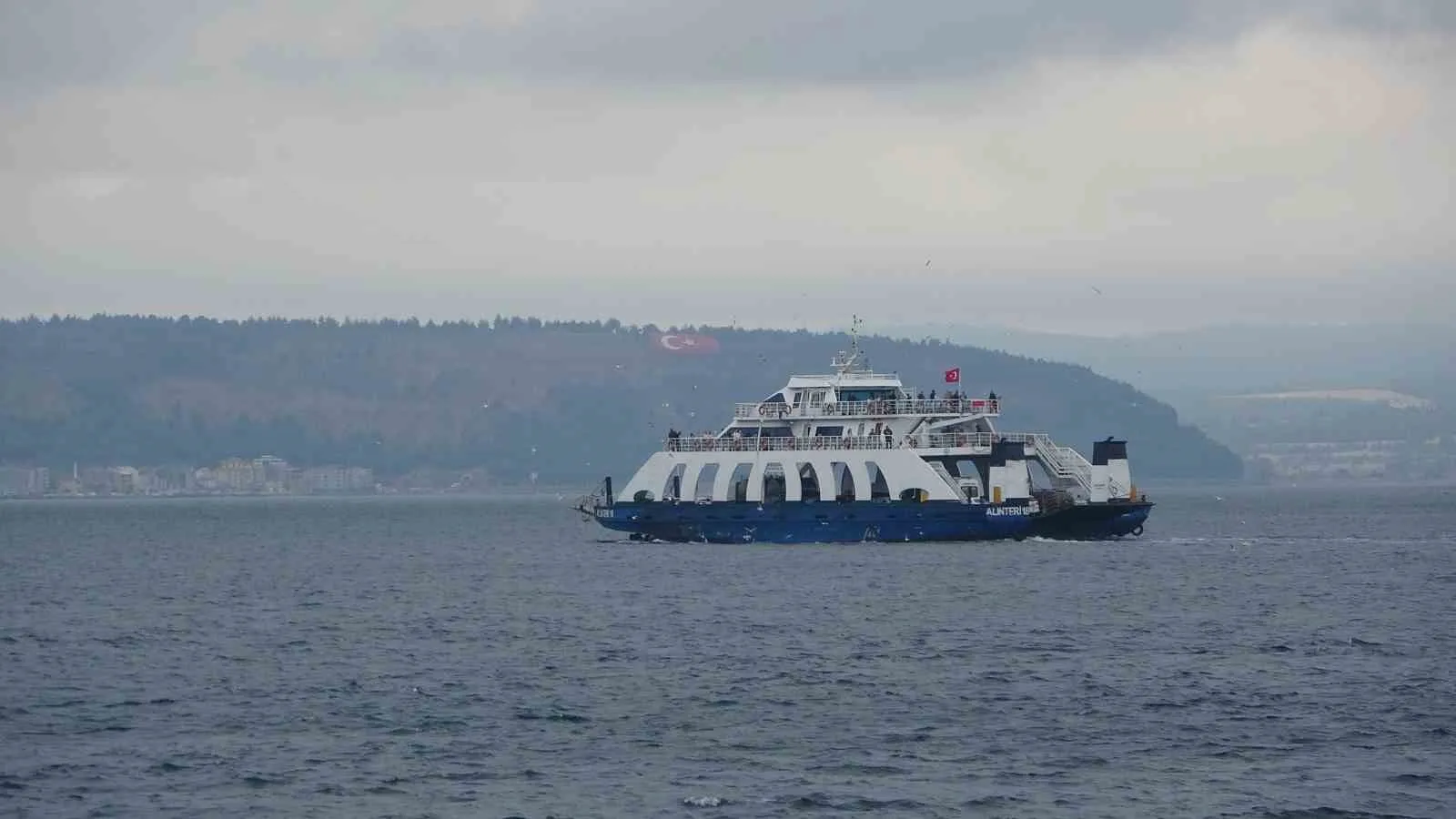 Bozcaada ve Gökçeada’ya yarınki tüm feribot seferleri iptal edildi