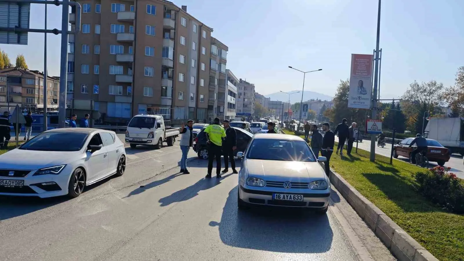 İnegöl’de zincirleme kaza: 2 yaralı