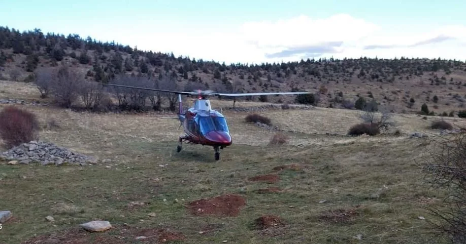 Dağda düşerek yaralandı, ambulans helikopterle hastaneye kaldırıldı