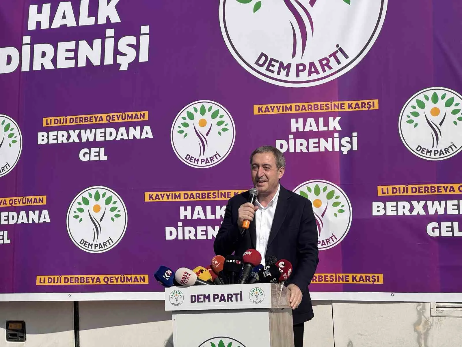 DEM Parti Genel Başkanı Bakırhan: “Bahçeli’nin uzattığı eli tuttuk”