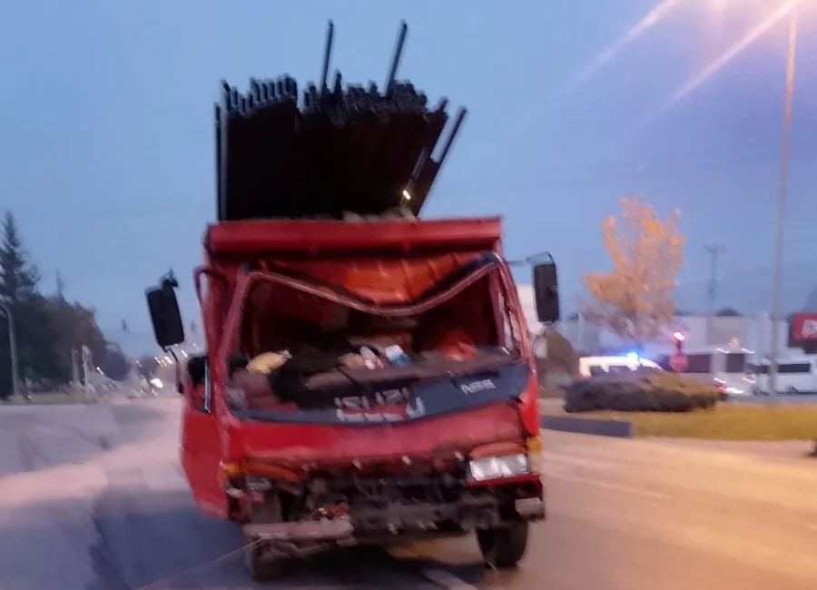 BOLU’DA TRAFİK IŞIKLARINDA DEMİR