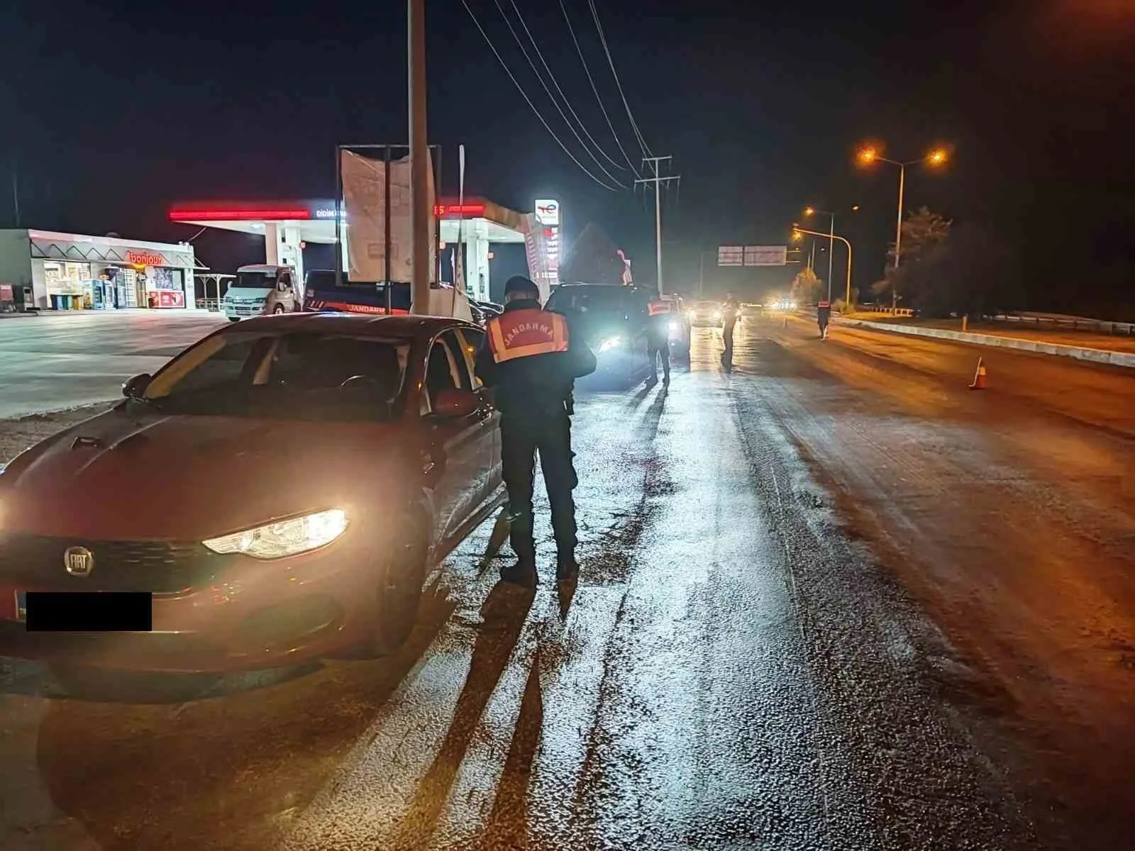 Didim jandarmasından ’sıcak nokta’ uygulaması