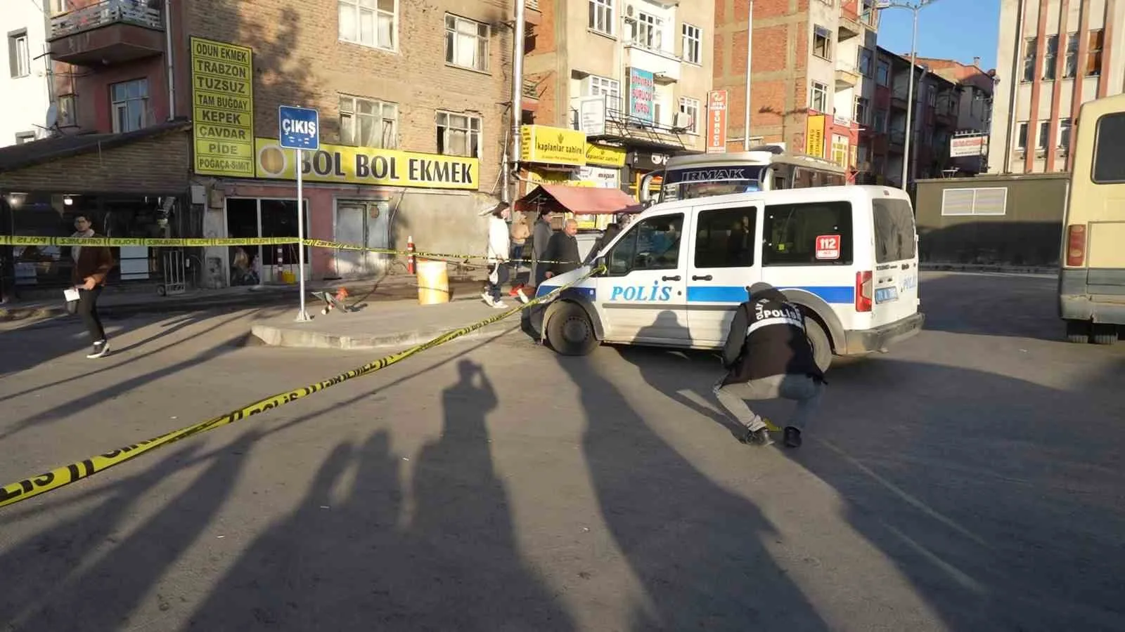 Dolmuş şoförlerinin “yolcu” kavgası kanlı bitti: 1 yaralı