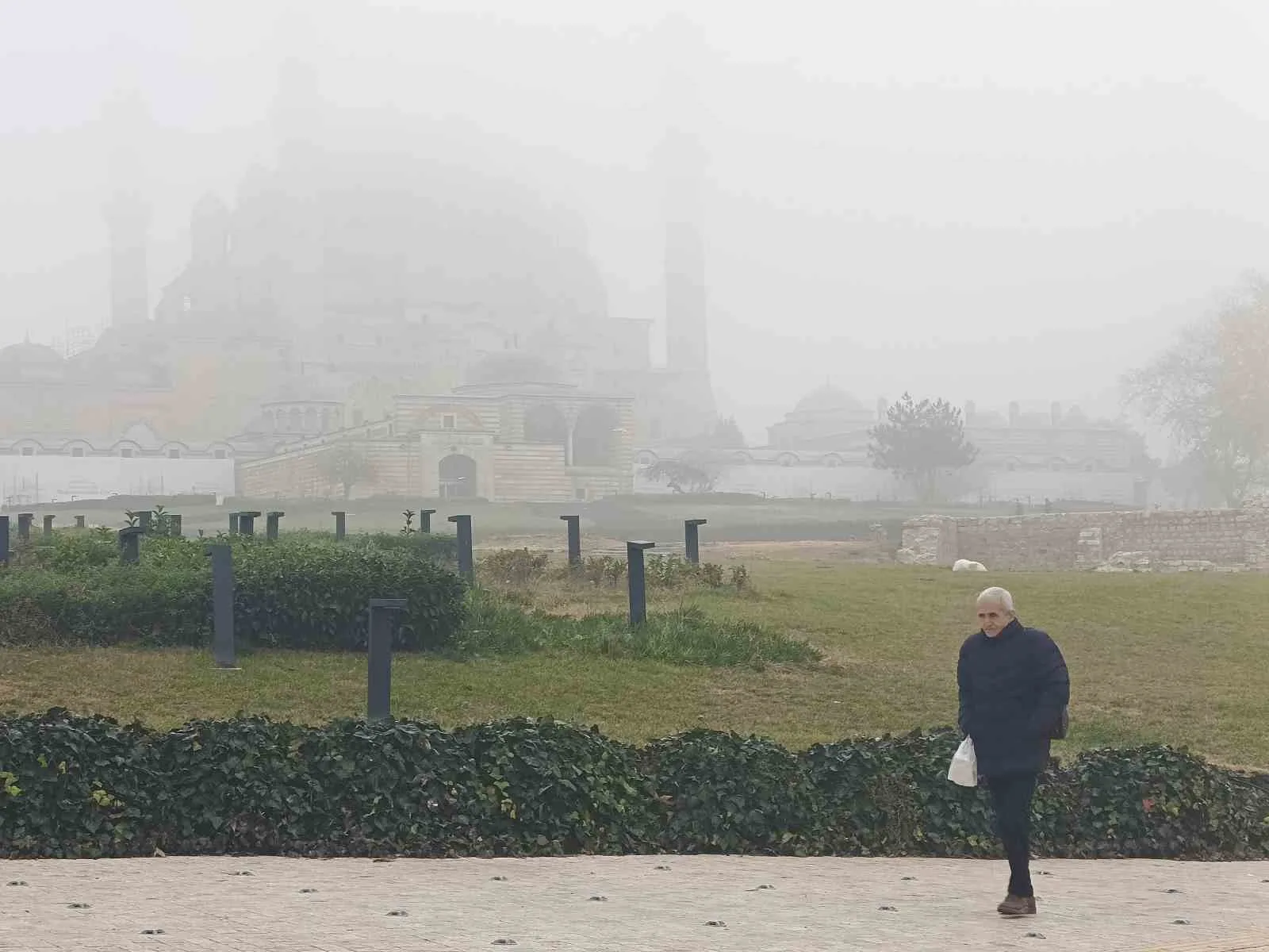 Edirne’de sis etkili oldu, Selimiye gözden kayboldu