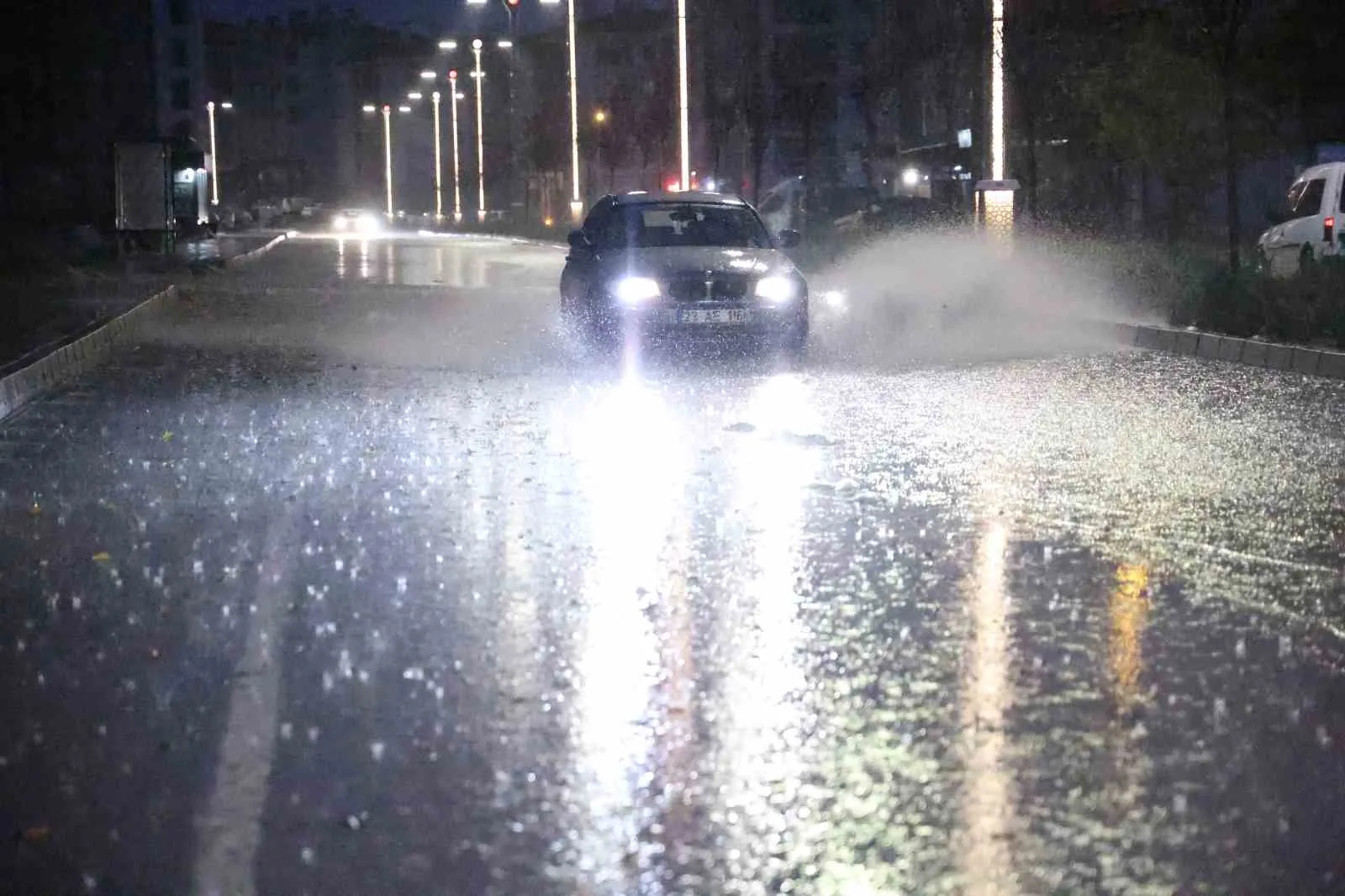 Elazığ’da sağanak yağış etkili oldu