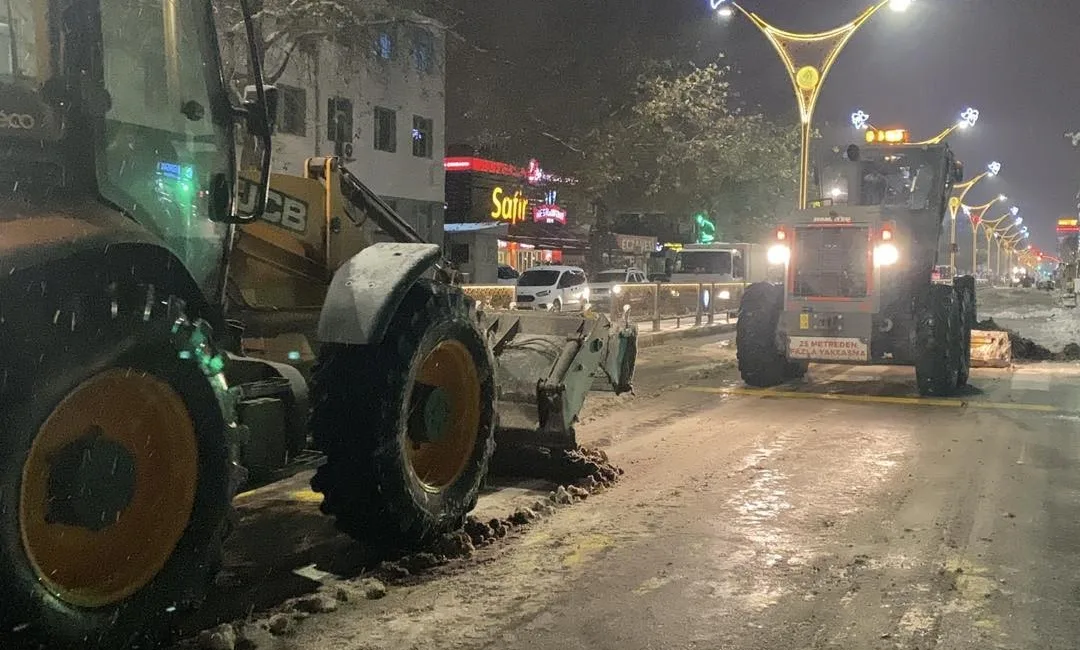 ERZİNCAN’DA KARLA MÜCADELEDE YOĞUN