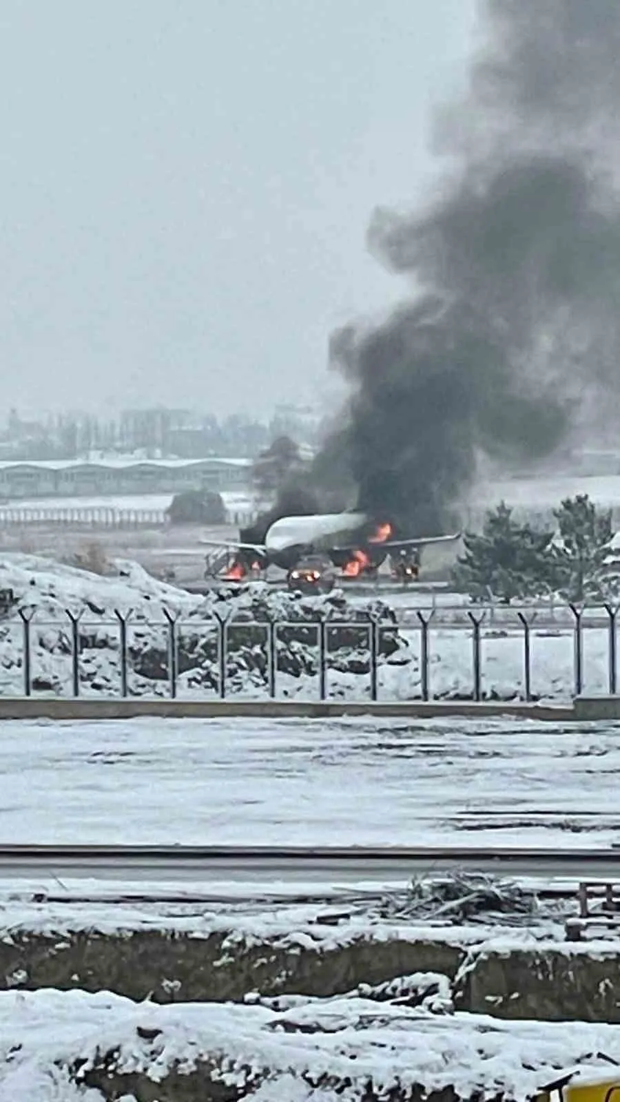 Esenboğa’da uçak yangını önce  korkuttu sonra tatbikat olduğu ortaya çıktı