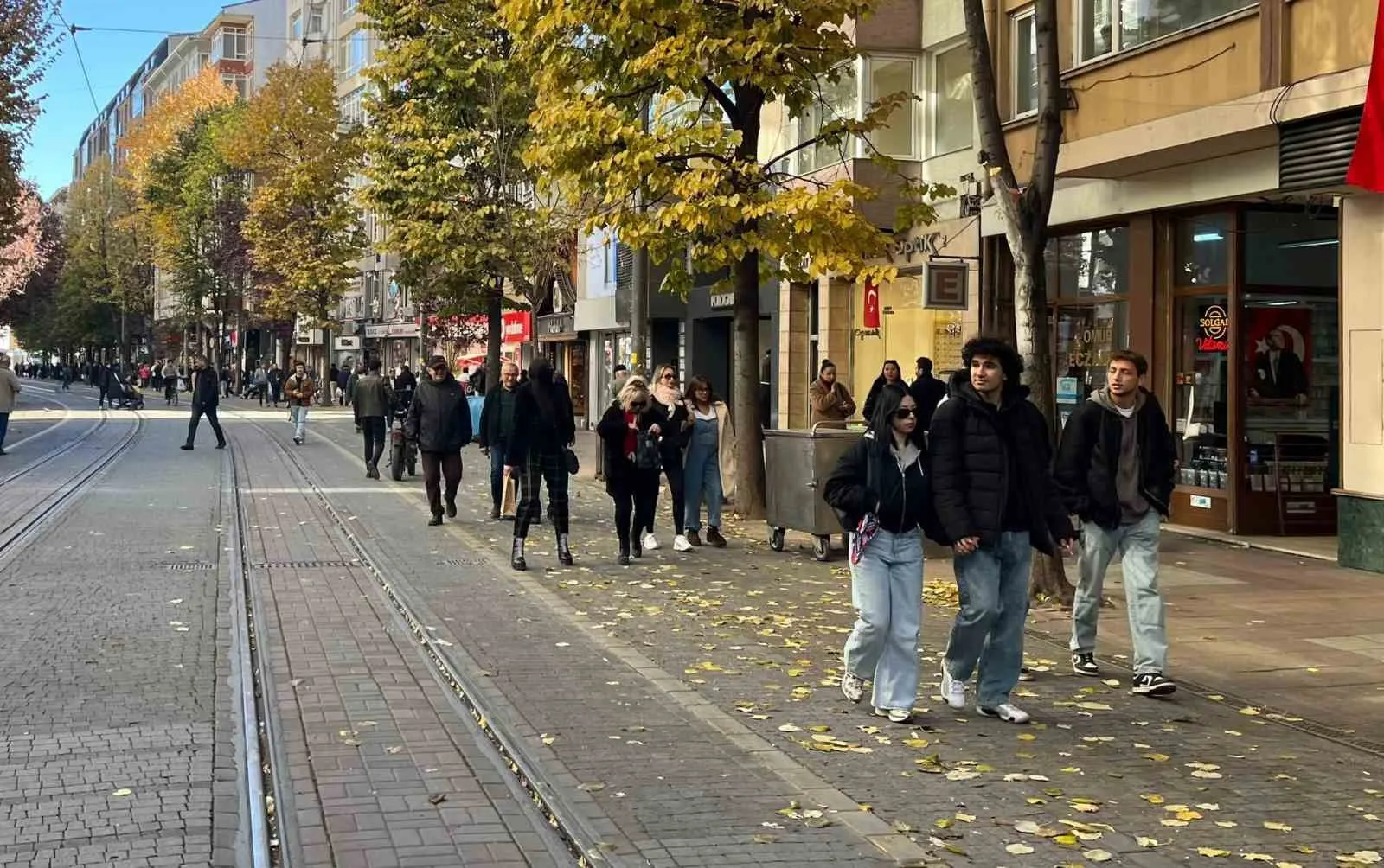 Eskişehirliler bugün sıcak havanın keyfini çıkarttı