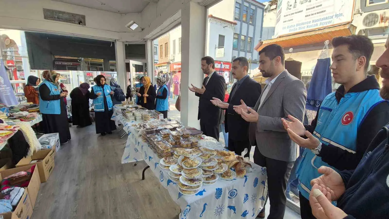 Gazze’ye el emeği göz nuru ürünlerle destek