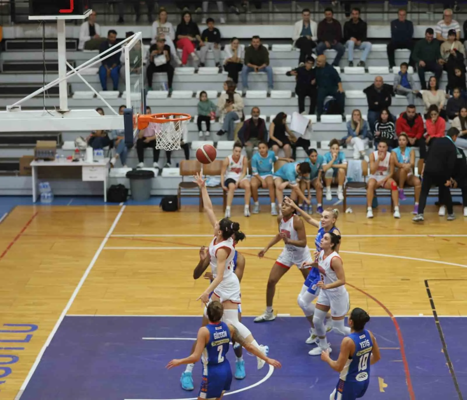 Haftanın maçında kazanan Turgutlu Belediyespor oldu