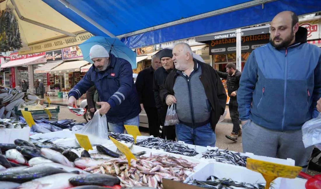 KULAĞINA KAR SUYU KAÇAN