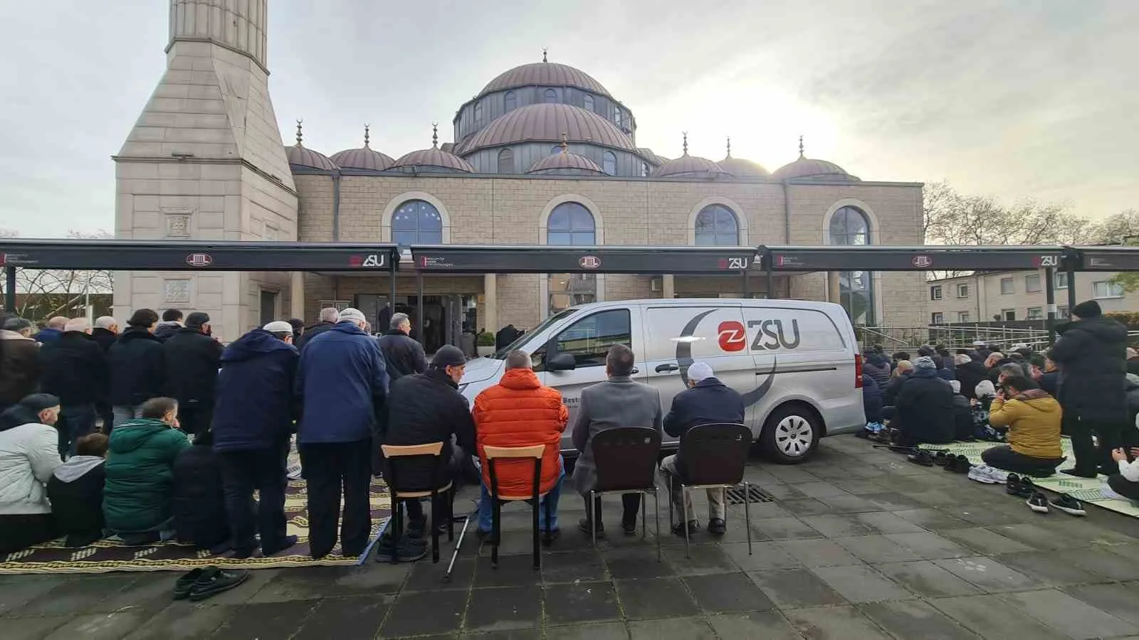 Hollanda’da cansız bedenine ulaşılan imam Fatih Eryılmaz Almanya’da son yolculuğuna uğurlandı