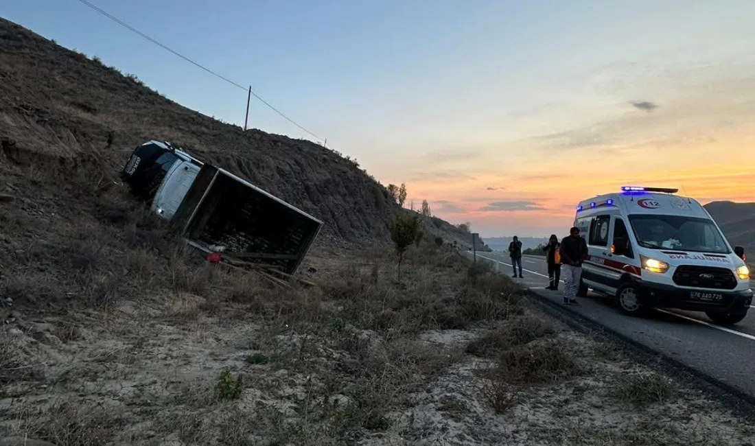 IĞDIR’DA KAMYONET DEVRİLDİ: 2