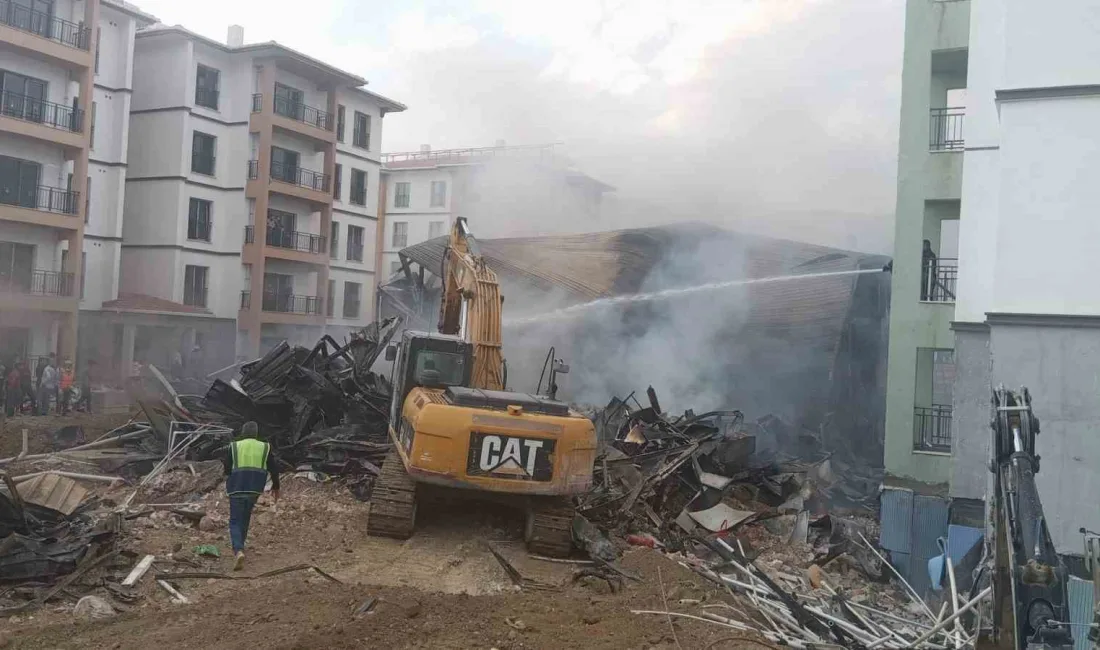 HATAY'DA ŞANTİYE ALANINDA İŞÇİLERİN