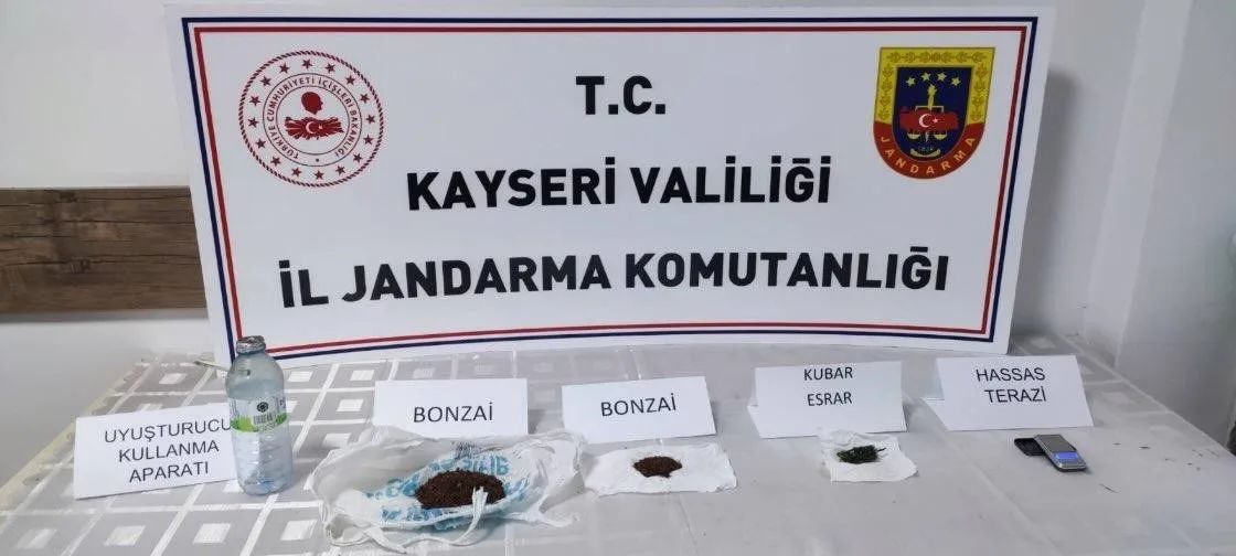 KAYSERİ İL JANDARMA KOMUTANLIĞI EKİPLERİNCE UYUŞTURUCU TACİRLERİNE YÖNELİK YAPILAN ÇALIŞMALARDA