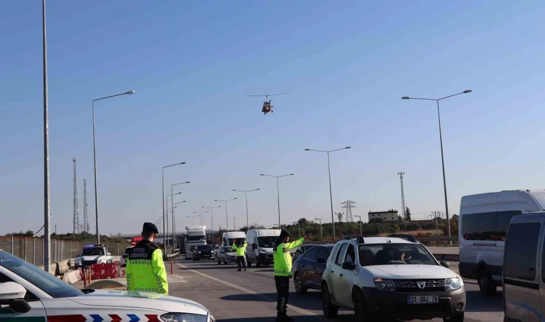 Jandarmanın havadaki gözü ’cayrokopter’ ile otoyolda denetim