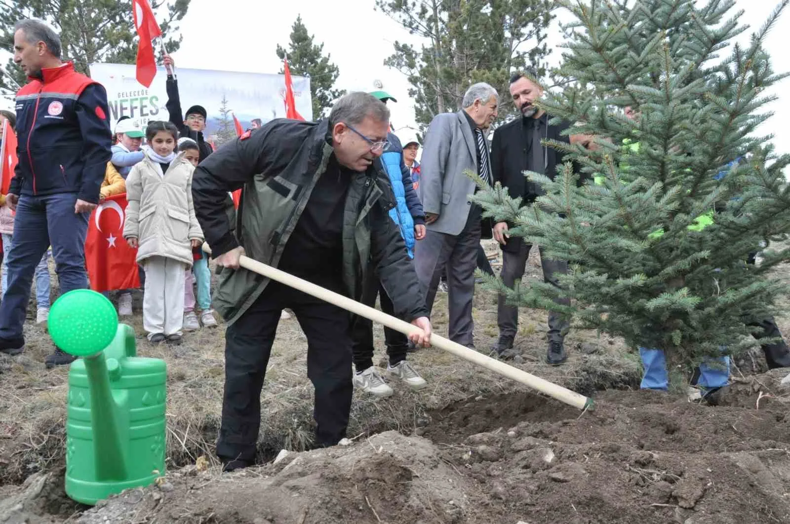 Kars’ta Milli Ağaçlandırma Günü: 11 bin 500 fidan toprakla buluştu