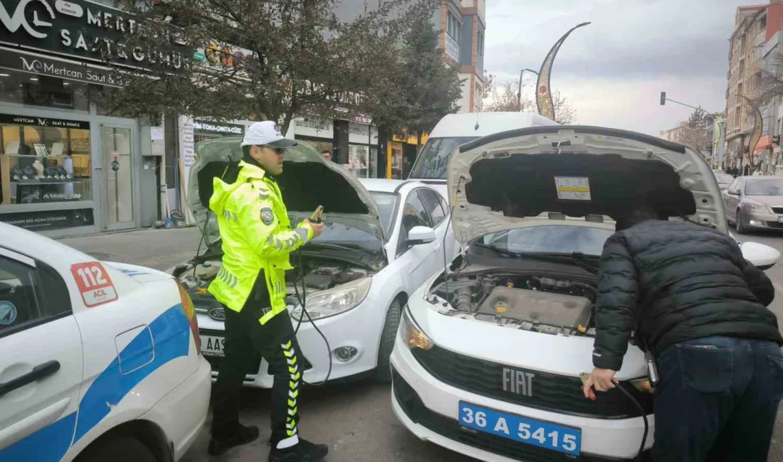 KARS'TA TRAFİK POLİSLERİNDEN YÜREKLERİ