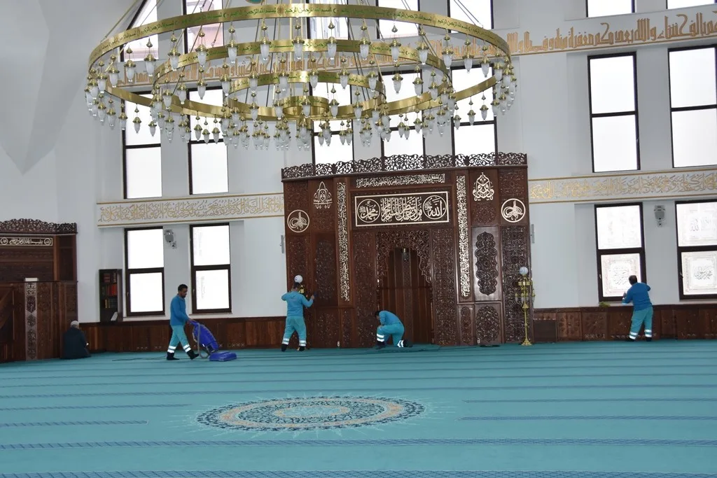 KOCASİNAN BELEDİYESİ, 2014 YILINDA KAYSERİ'DE İLK OLARAK KURULAN 'CAMİ TEMİZLEME