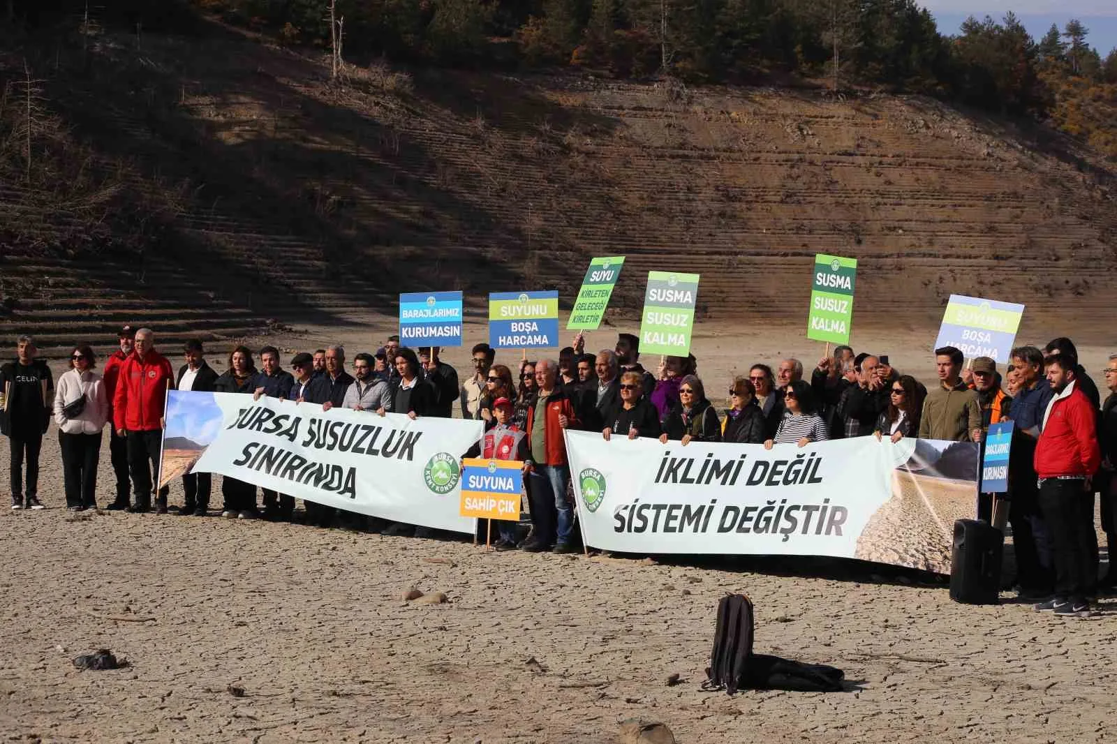 Kuruyan barajda basın açıklaması: Susuzluk kapıda