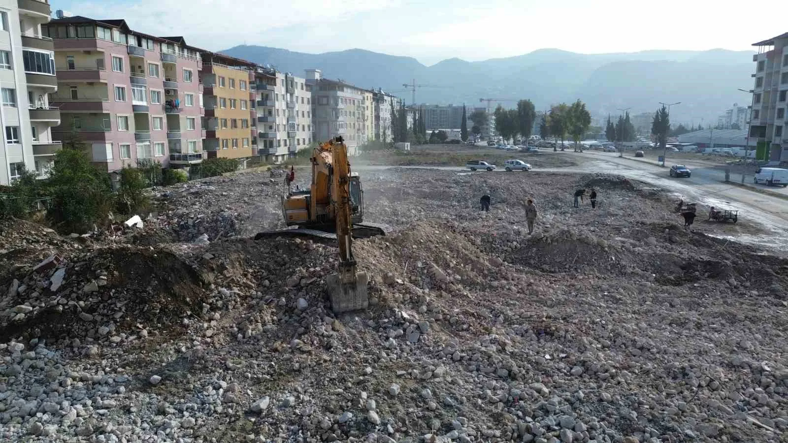 Maaşlarıyla merak uyandıran iş makinası operatörleri, uçuk meblağları dile getirenlere tepki gösterdiler