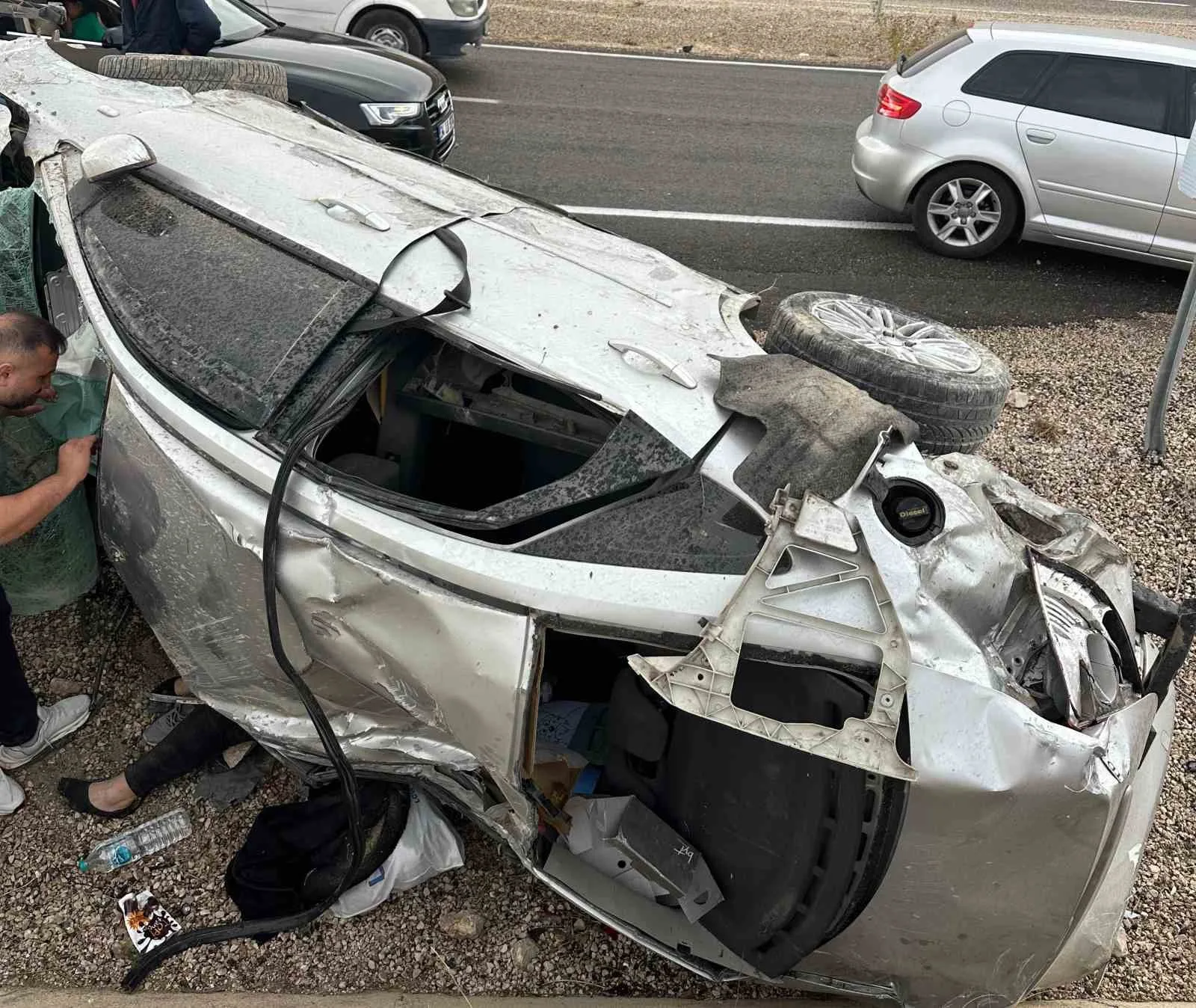 Malatya’da kontrolden çıkan araç şarampole devrildi: 5 yaralı