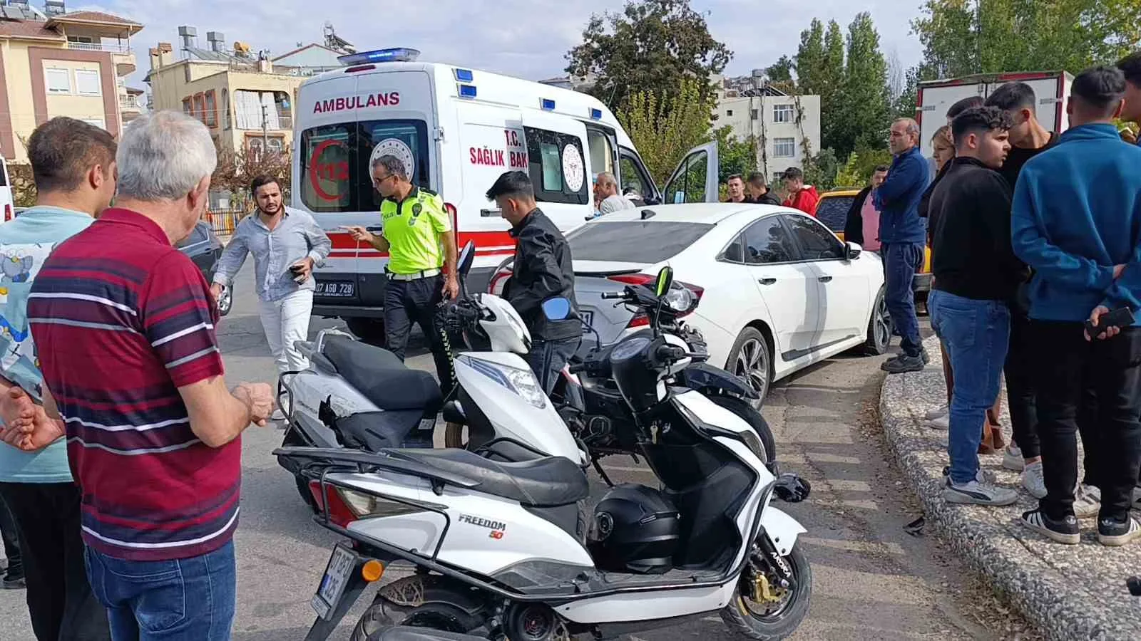 Manavgat’ta motosikletler çarpıştı: 1 yaralı