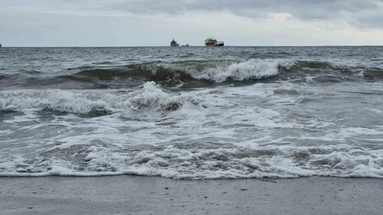 Marmara Denizi ulaşımına Poyraz engeli