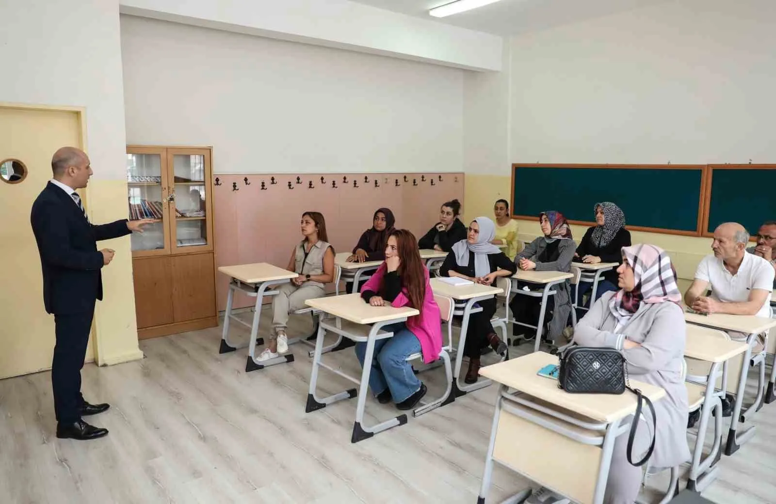 MEB, ebeveynlere “Maarif Modeli” okulları açıyor