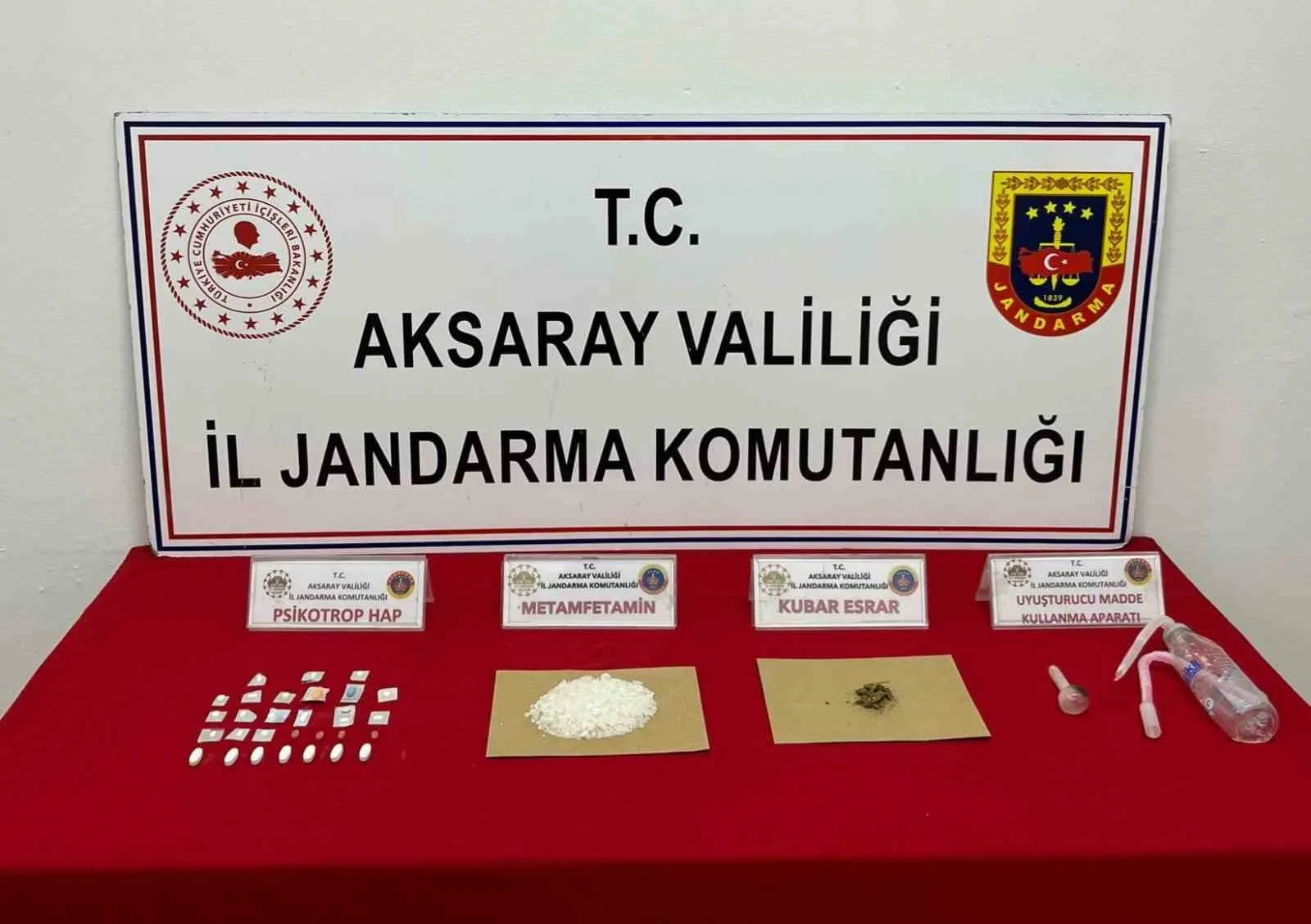 Mersin’den Aksaray’a uyuşturucu sevkiyatını jandarma engelledi