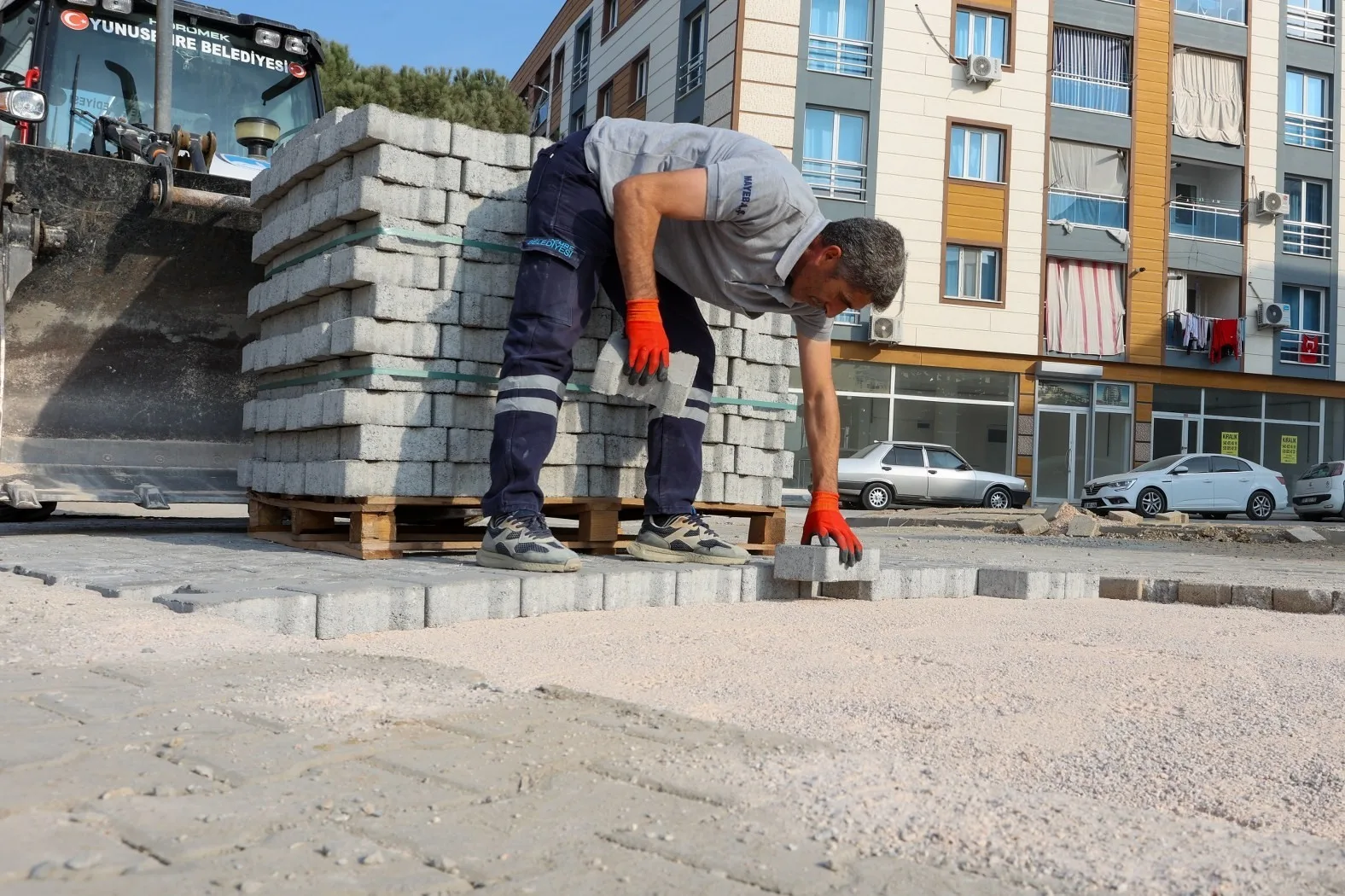 Muradiye’de sokaklar Yunusemre ile güzelleşiyor^