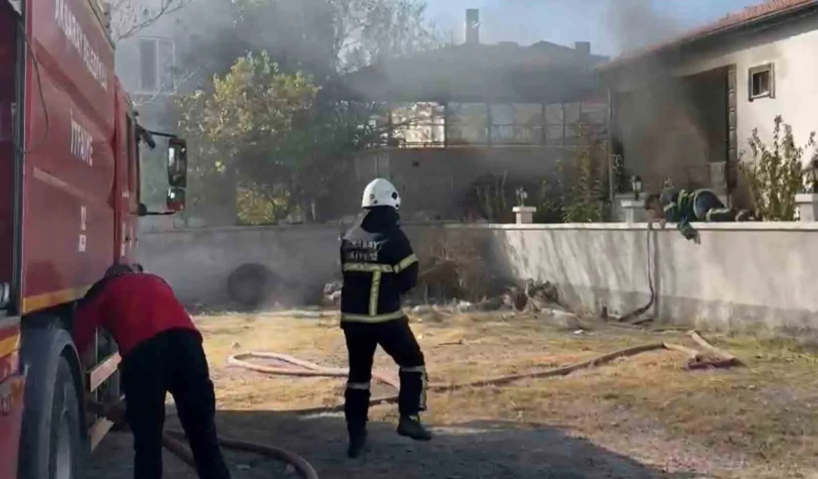 Müstakil evin bodrumunda çıkan yangın korkuttu